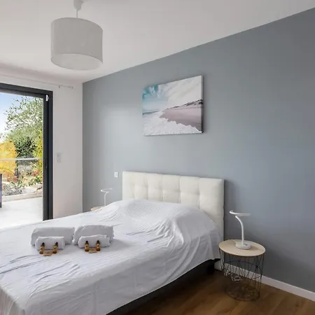 Splendid With Pool And Seaview 20 Min Away From Center - Welkeys Villa Nice