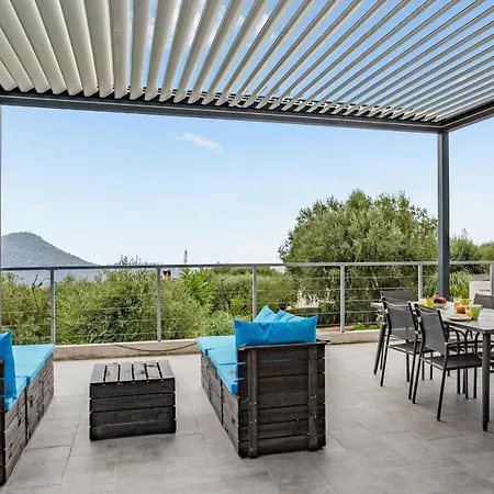 Splendid With Pool And Seaview 20 Min Away From Center - Welkeys Villa *