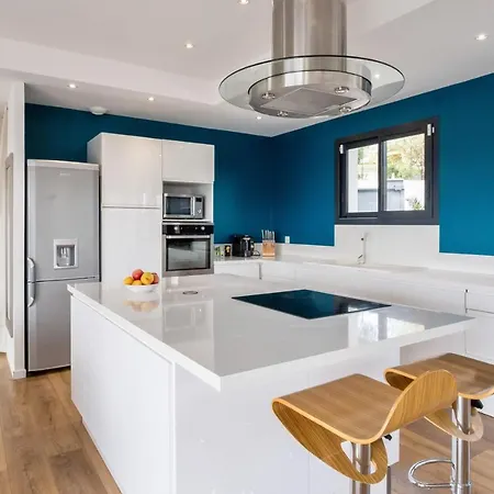 Splendid With Pool And Seaview 20 Min Away From Center - Welkeys Villa